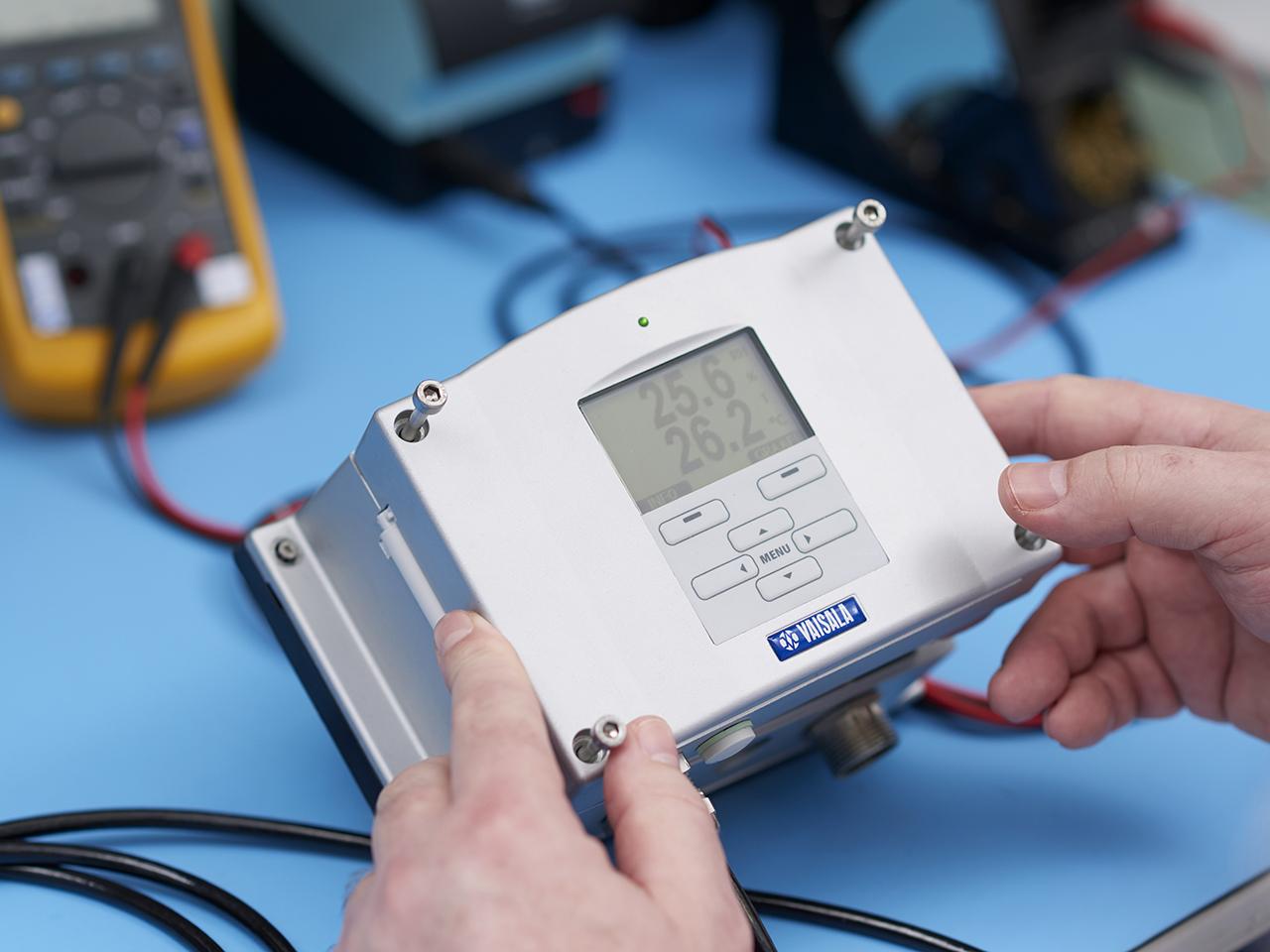 Accredited ISO/IEC 17025 calibration by Vaisala.